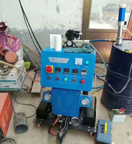 Q2600D定時定量聚氨酯發泡機