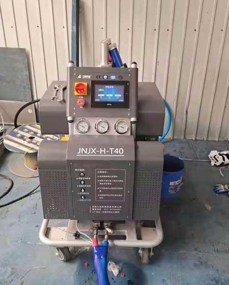 T40聚氨酯噴涂發泡設備